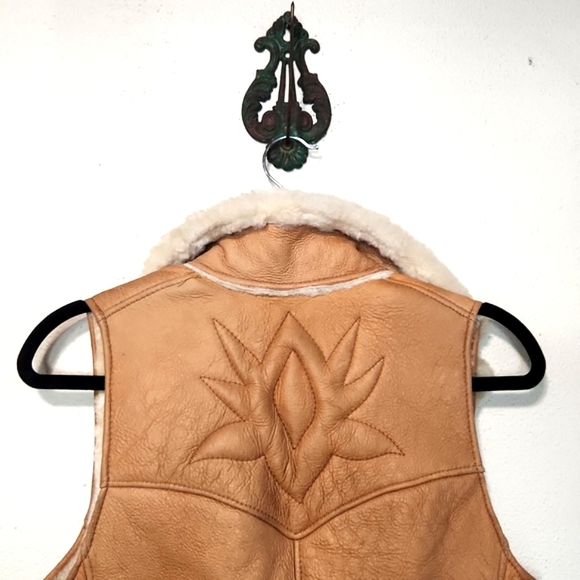 Comstock Vintage 70's Leather Sheepskin Fur Tie Front Vest Size Medium - Picture 4 of 15